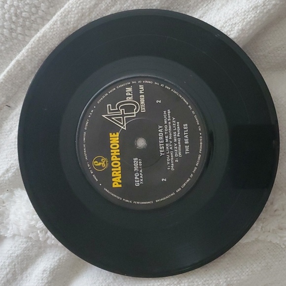 Beatles 45 - Picture 9 of 11